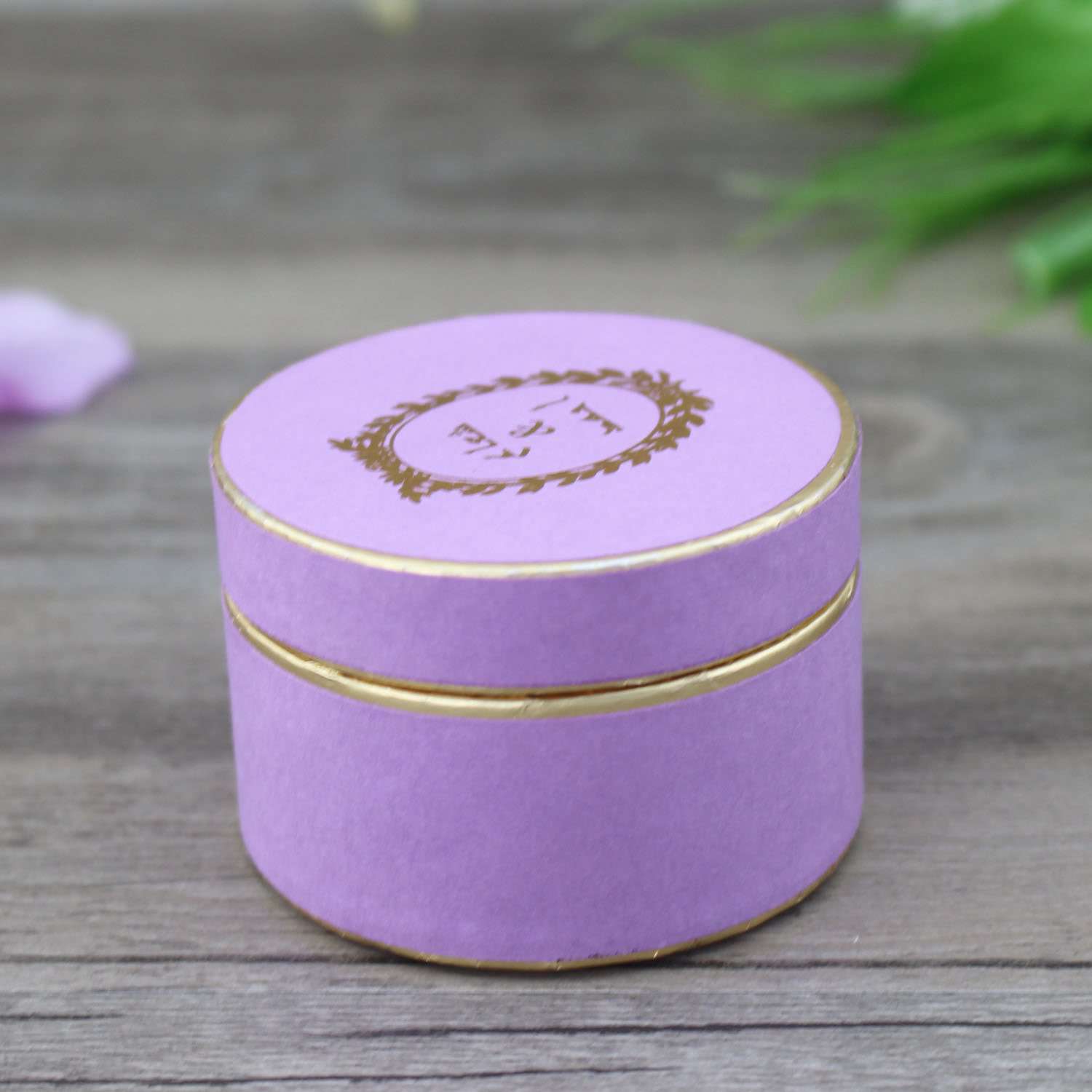 Round Candy Box Wedding Supplies Customized Beautiful Box 